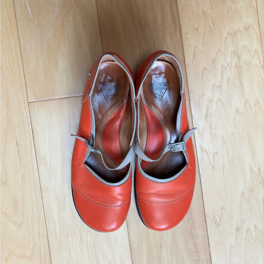 John Fluevog Orange Mary Jane Flats with Cream Strap and Trim - Picture 8 of 13